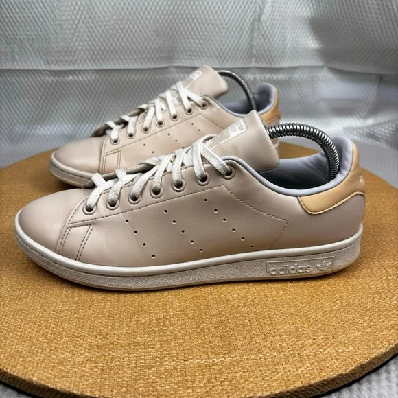adidas gazelle silver green womens Nora adidas Womens Shoes in footwearwhite-white-ivory for women – TITUS